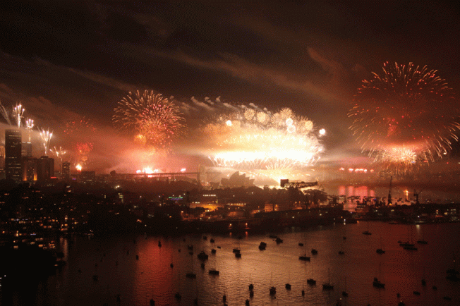 New Year fireworks over Sydney Harbour 
